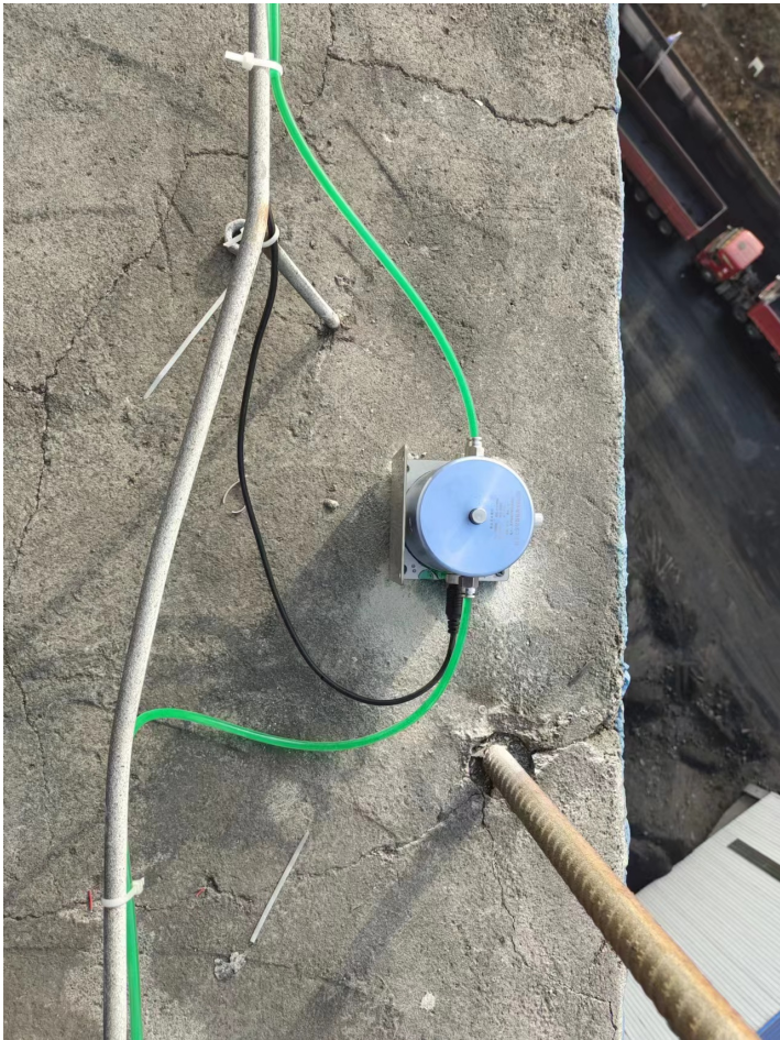 靜力水準(zhǔn)儀1.png 靜力水準(zhǔn)儀1.png